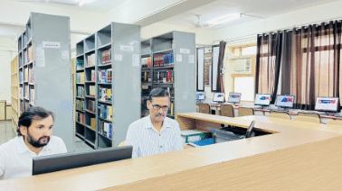 GL Bajaj Institute of Law Campus photo 7